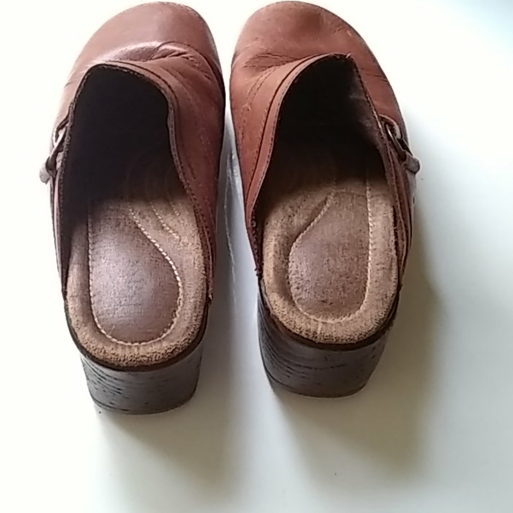 Clogs - Picture 7 of 8